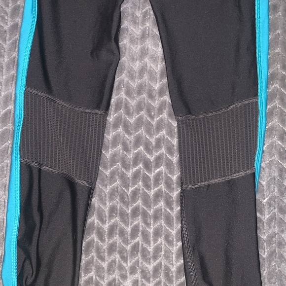Under Armour Heat Gear Compression Full Length Running Leggings. XS. - Picture 7 of 7